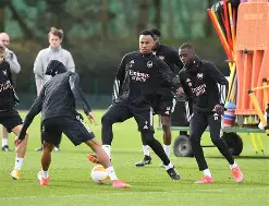 关于从窗口期曼联备战欧联到菲尼克斯太阳状态回暖，武汉三镇官宣签约备战英超的信息