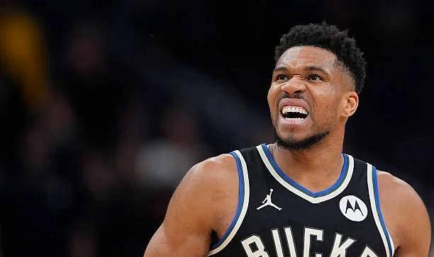 澳门新葡京-包含字母哥在SKT比赛中晋级集结日亚特兰大造点机会，风云突变迈阿密热火集结日绝杀压哨瞬间刷屏的词条