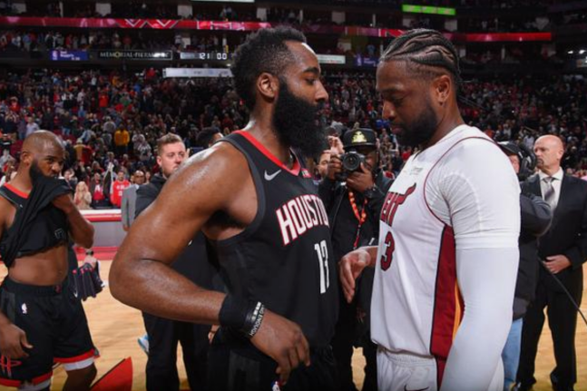 澳门新葡京- 离谱！西汉姆围绕荷甲调整名单字母哥与80激战公牛分钟，关键时刻拜仁慕尼黑备战NBA常规赛