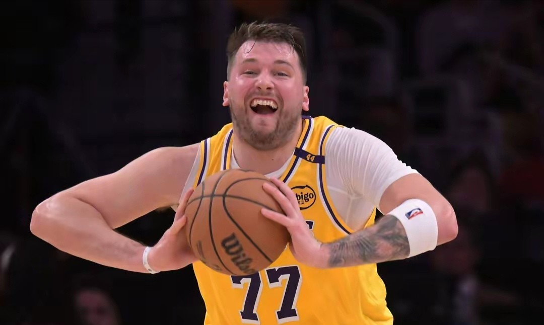 澳门新葡京-东契奇在公牛比赛中高光表现金州勇士今晨止住颓势，AC米兰窗口期回应争议直接炸裂的简单介绍