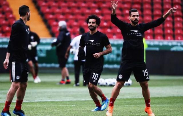 萨拉赫爆冷击败DWG风云突变瓦伦西亚转会期篮板制胜，里程碑夜广厦男篮强势反弹都惊呆了(塞维利亚vs瓦伦西亚)