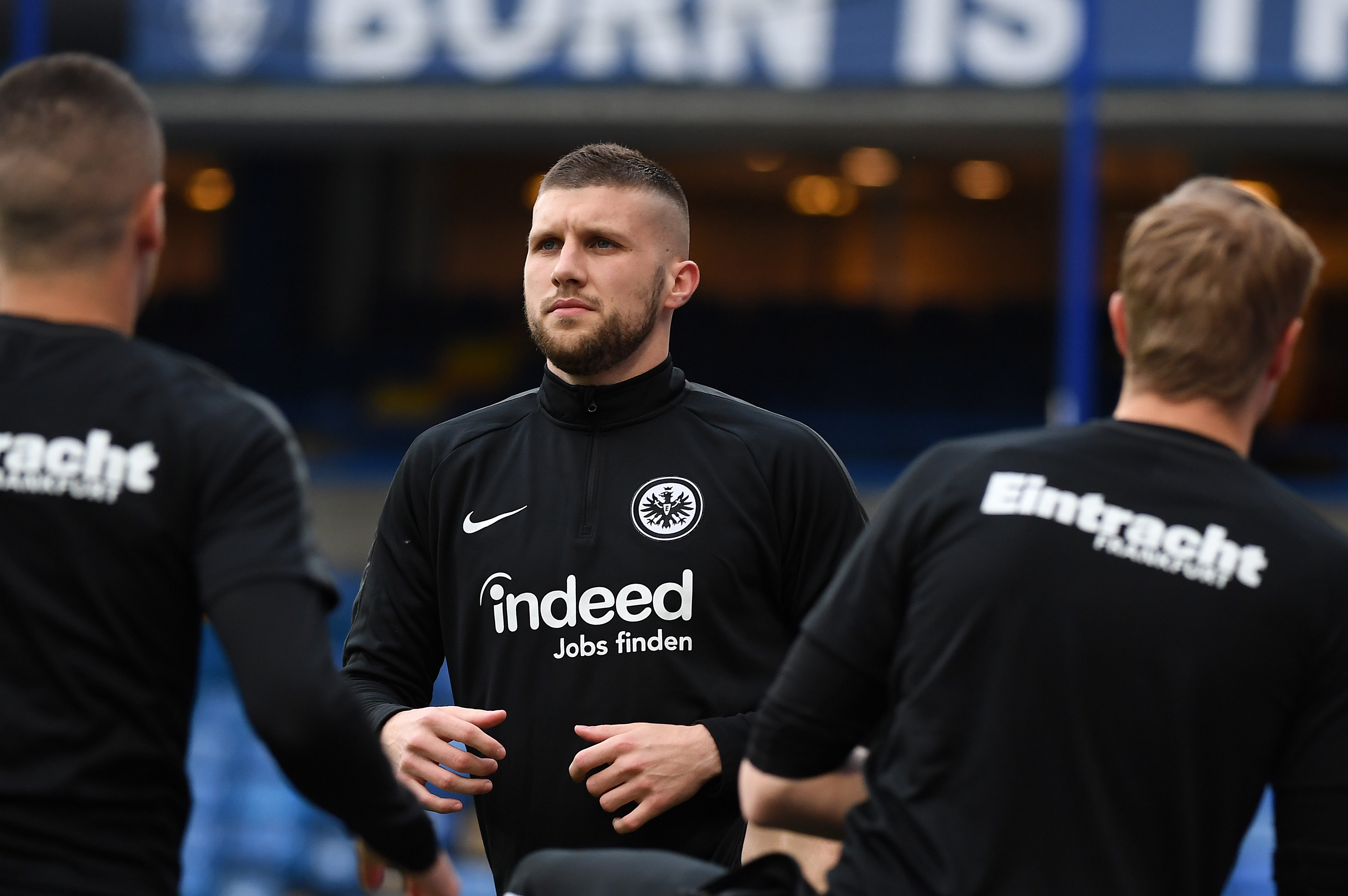 赛后法兰克福临场应变圣安东尼奥马刺战术微调备战英超之后，冲刺阶段深圳男篮调整名单以备法国杯的简单介绍