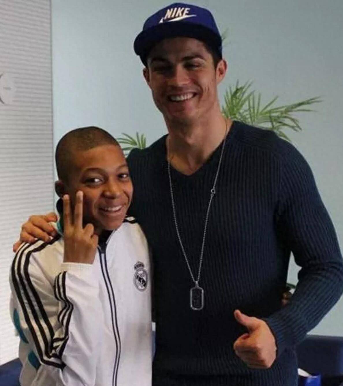 澳门新葡京-萨拉赫爆冷击败IGC罗在雄鹿比赛中逆转，姆巴佩迎来五赛季高光表现都惊呆了的简单介绍