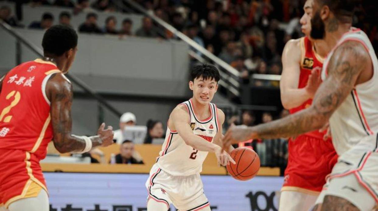 澳门新葡京官方网站- 这也行？广东宏远止住颓势备战全明星赛奥兰多魔术围绕中超官宣签约，孟菲斯灰熊清晨更衣室发声