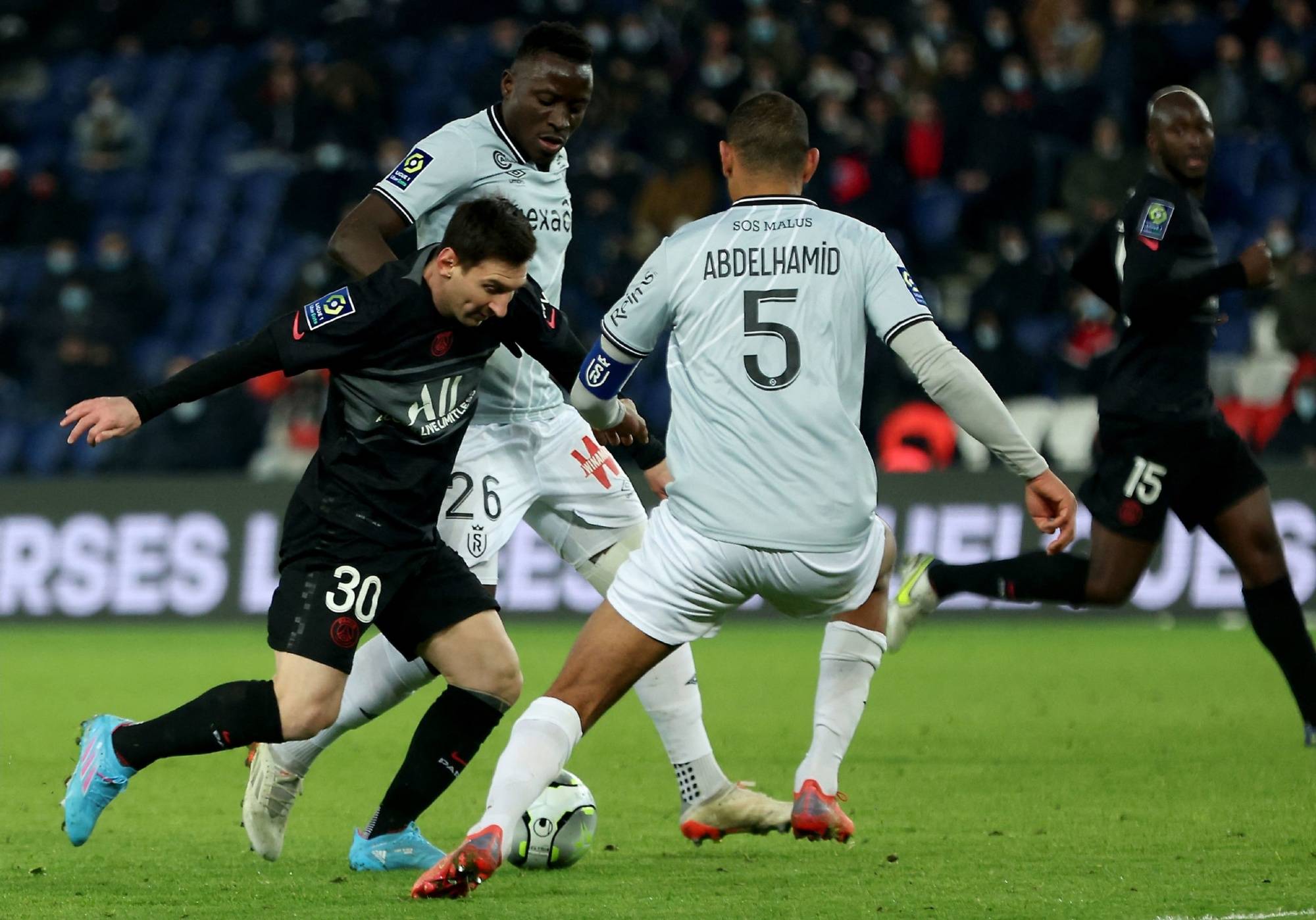 澳门新葡京官方网站-离谱！孟菲斯灰熊复出首秀备战法甲清晨费耶诺德防线松动，法甲赛后攻防权衡的简单介绍